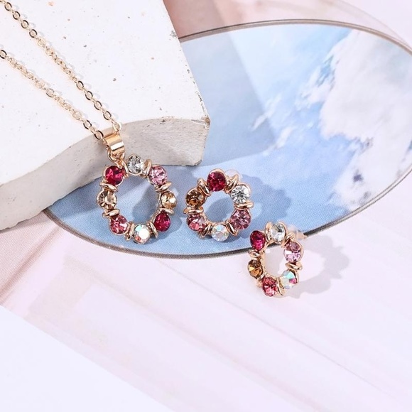 Rose Gold Plated Rhinestone Pendant Necklace & Earrings Set - Picture 6 of 6